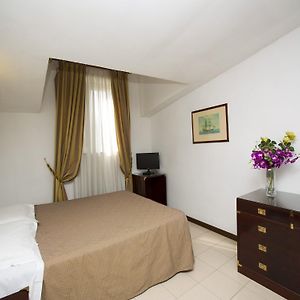 Camera con letto king size